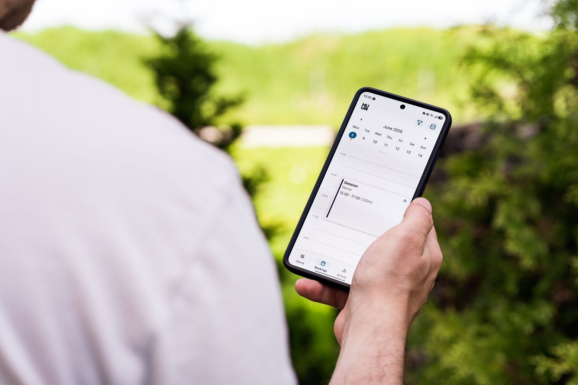 A candidate booking an interview time on a smartphone calendar app
